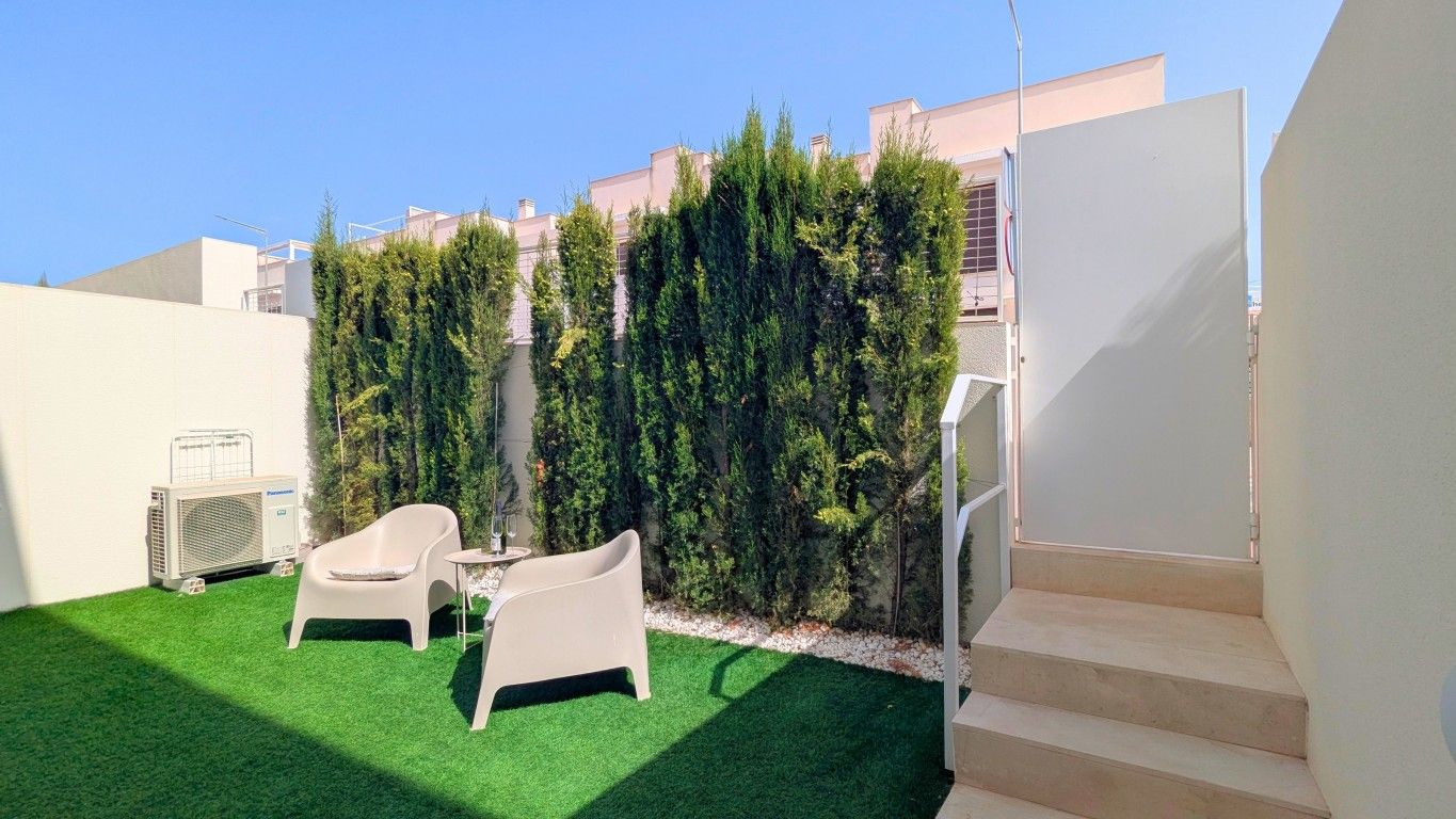 2-Bedroom Apartment in Los Balcones, Torrevieja - Image 28