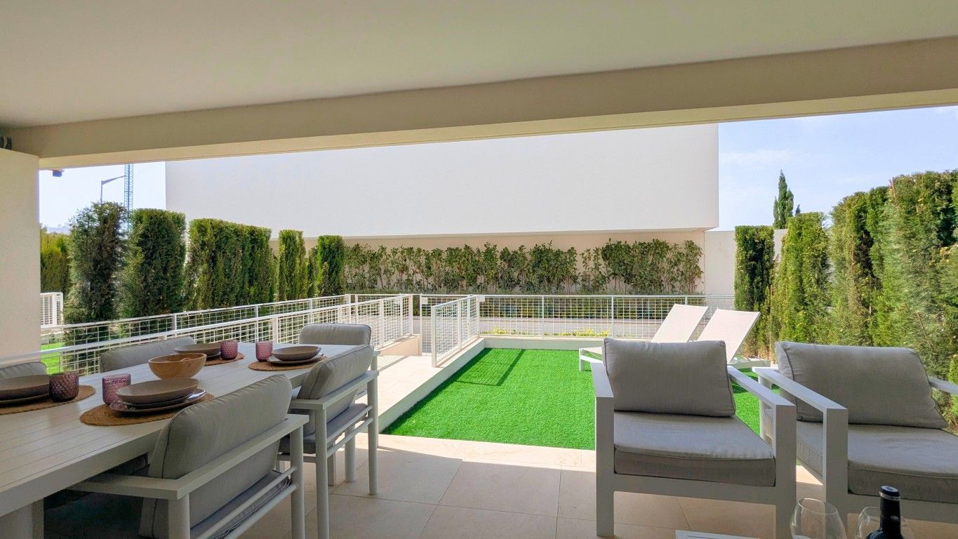 2-Bedroom Apartment in Los Balcones, Torrevieja - Image 6
