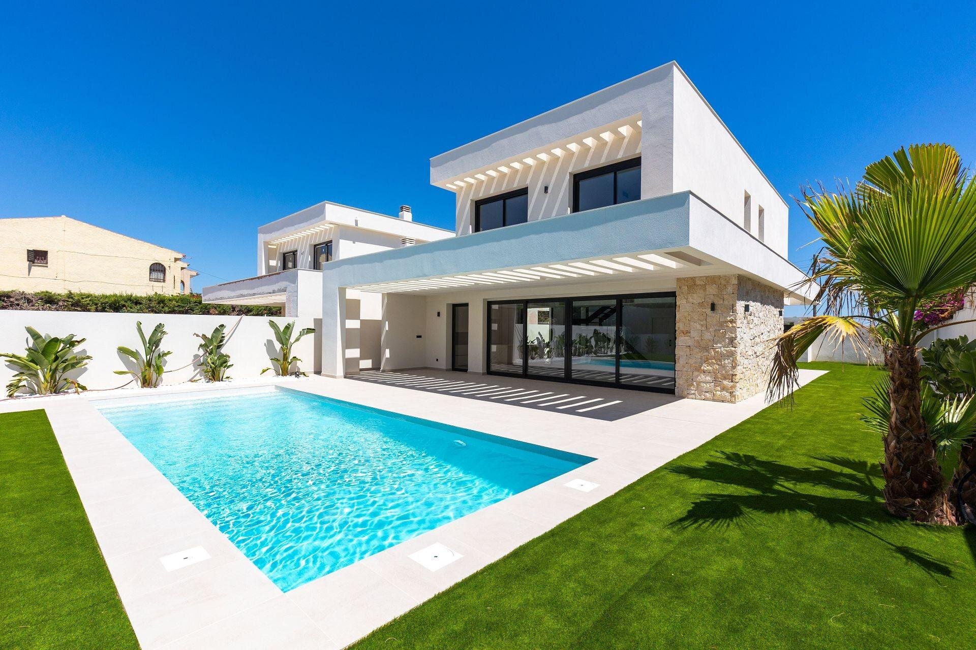 4-Bedroom Villa in Los Balcones - Los Altos del Edén, Torrevieja - Image 1