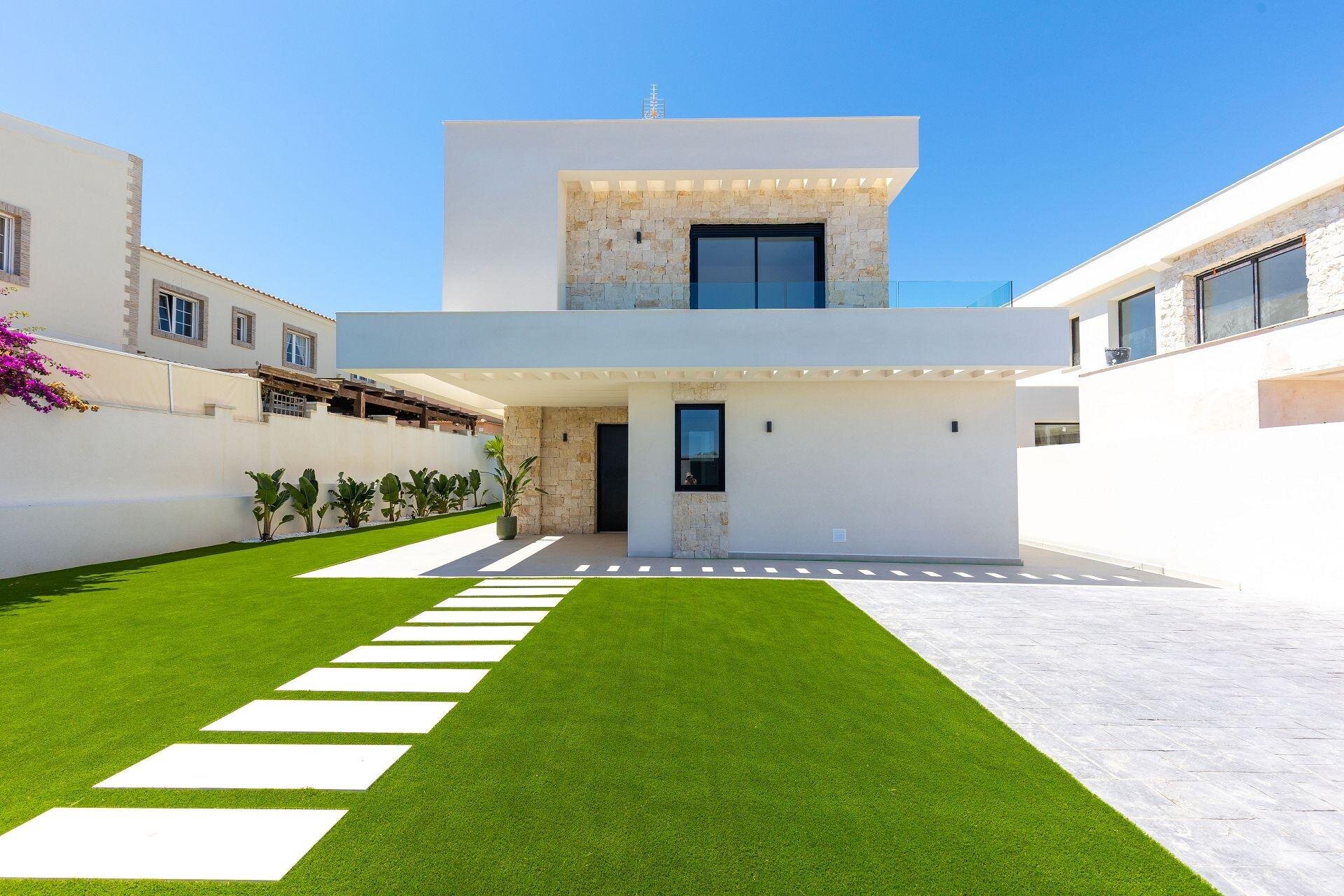 4-Bedroom Villa in Los Balcones - Los Altos del Edén, Torrevieja - Image 13