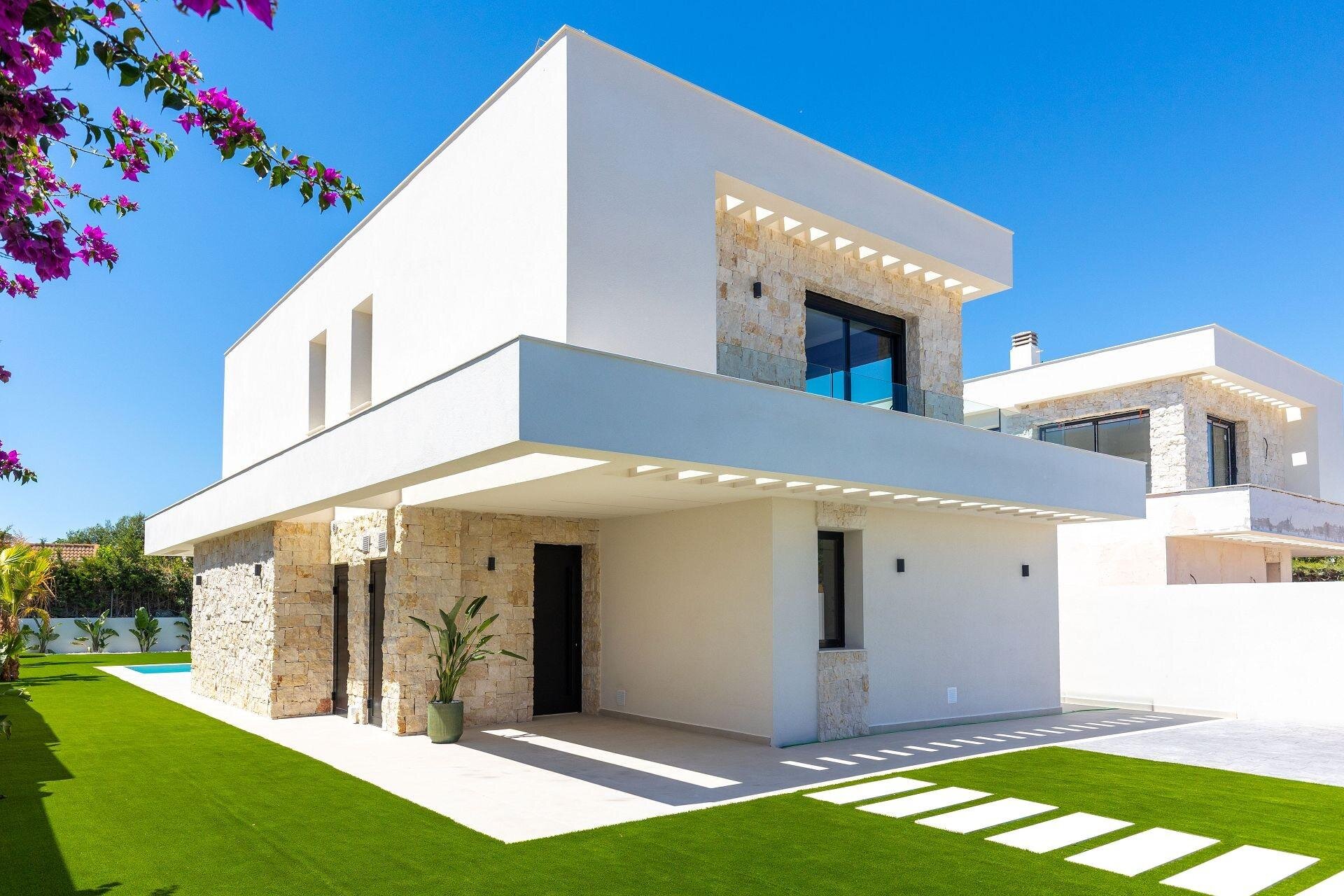4-Bedroom Villa in Los Balcones - Los Altos del Edén, Torrevieja - Image 4
