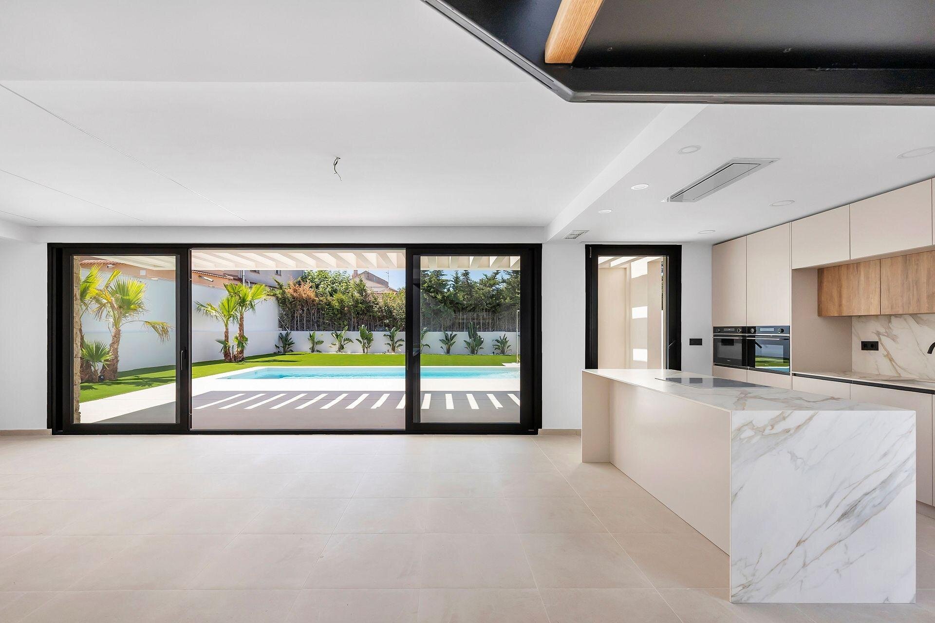 4-Bedroom Villa in Los Balcones - Los Altos del Edén, Torrevieja - Image 7