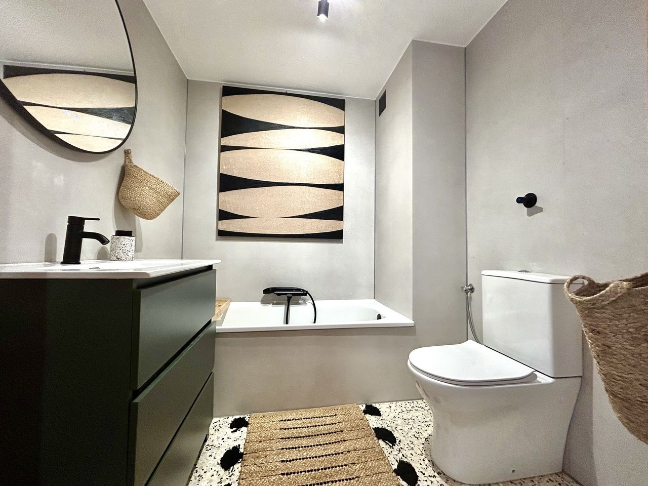 2-Bedroom Apartment in Guardamar del Segura - Image 8