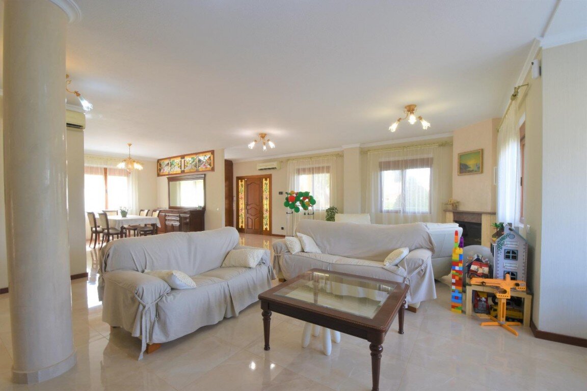5-Bedroom Villa in Centro de la Ciudad Quesada, Rojales - Image 17