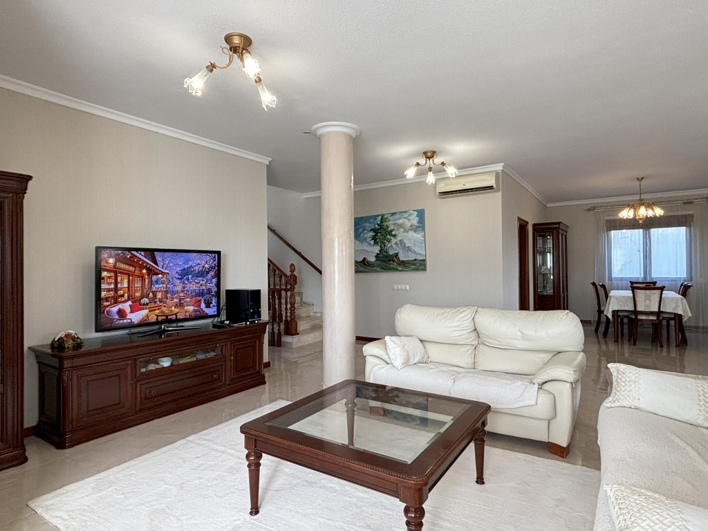 5-Bedroom Villa in Centro de la Ciudad Quesada, Rojales - Image 21