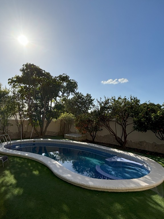 5-Bedroom Villa in Centro de la Ciudad Quesada, Rojales - Image 39