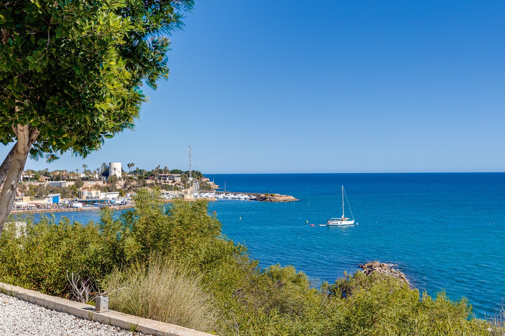 2-Bedroom Bungalow in Pueblo, San Miguel de Salinas - Image 34