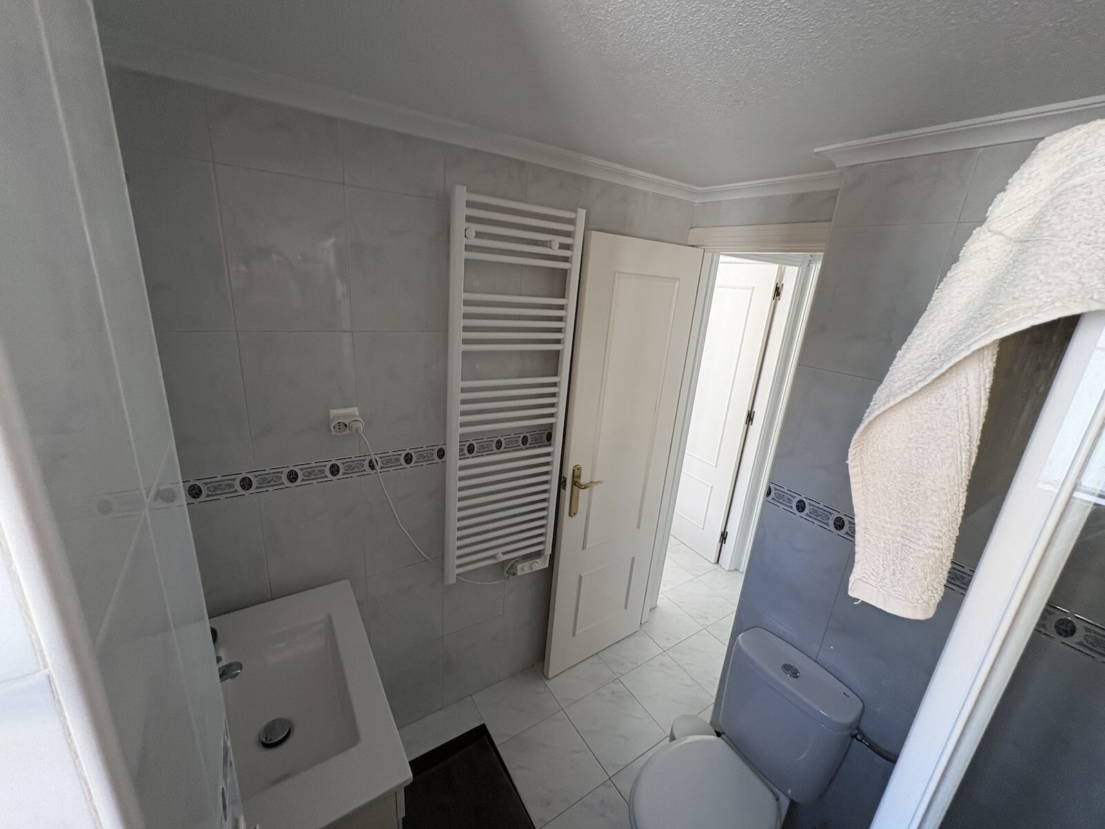 2-Bedroom Penthouse in Centro, Torrevieja - Image 11