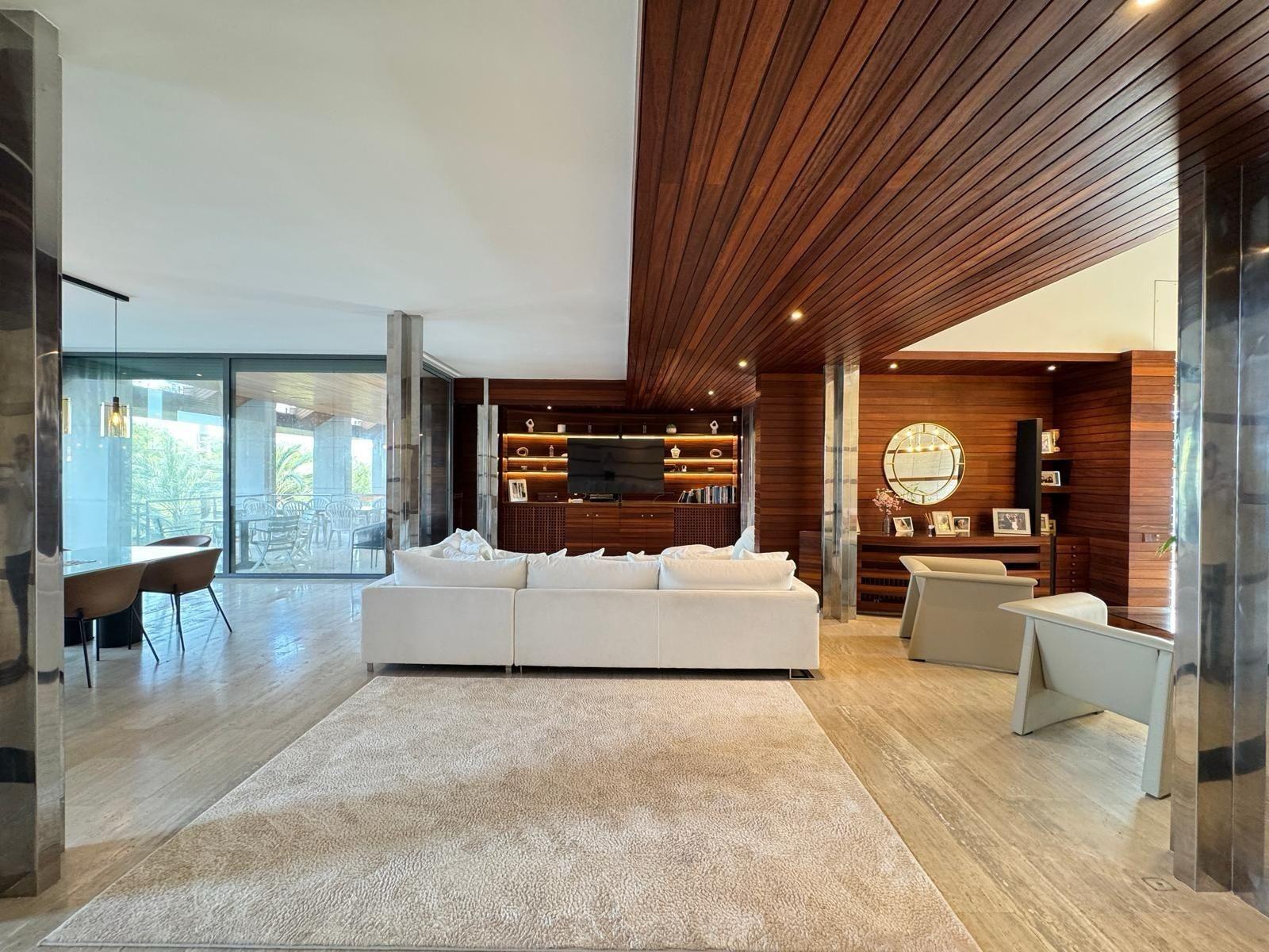 7-Bedroom Villa in Altos de Campoamor, Orihuela Costa - Image 18