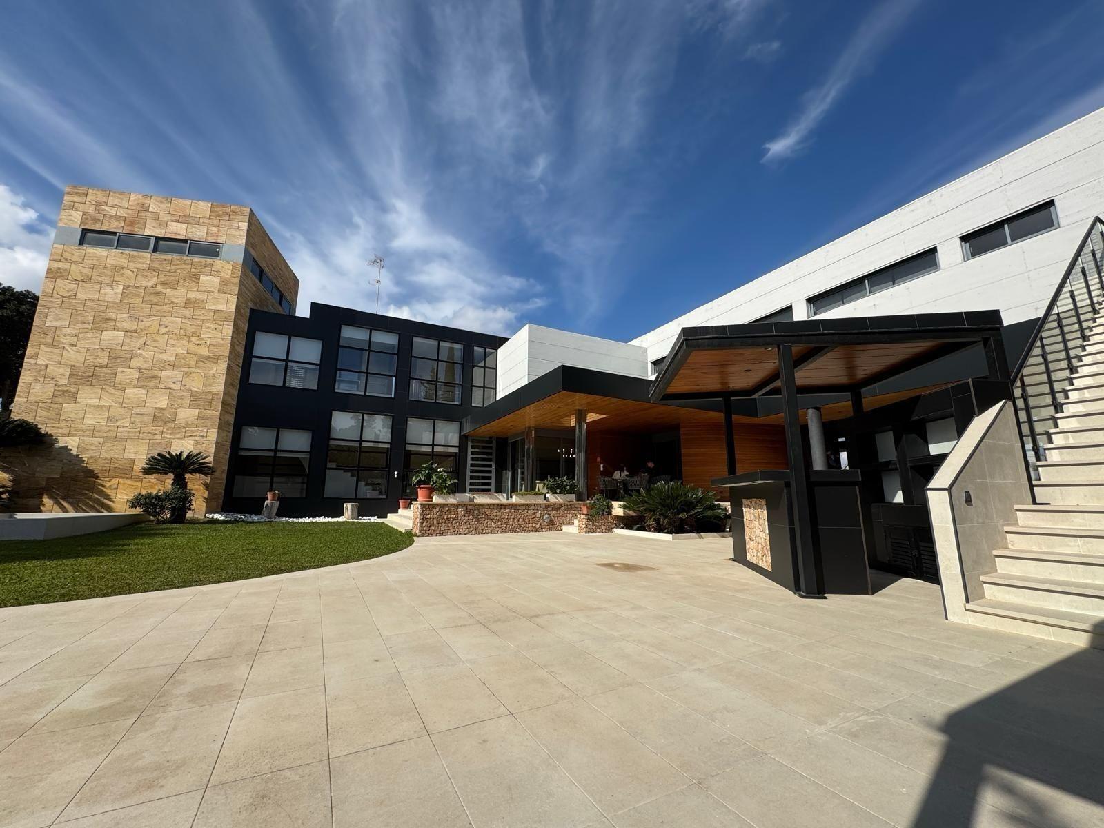 7-Bedroom Villa in Altos de Campoamor, Orihuela Costa - Image 3