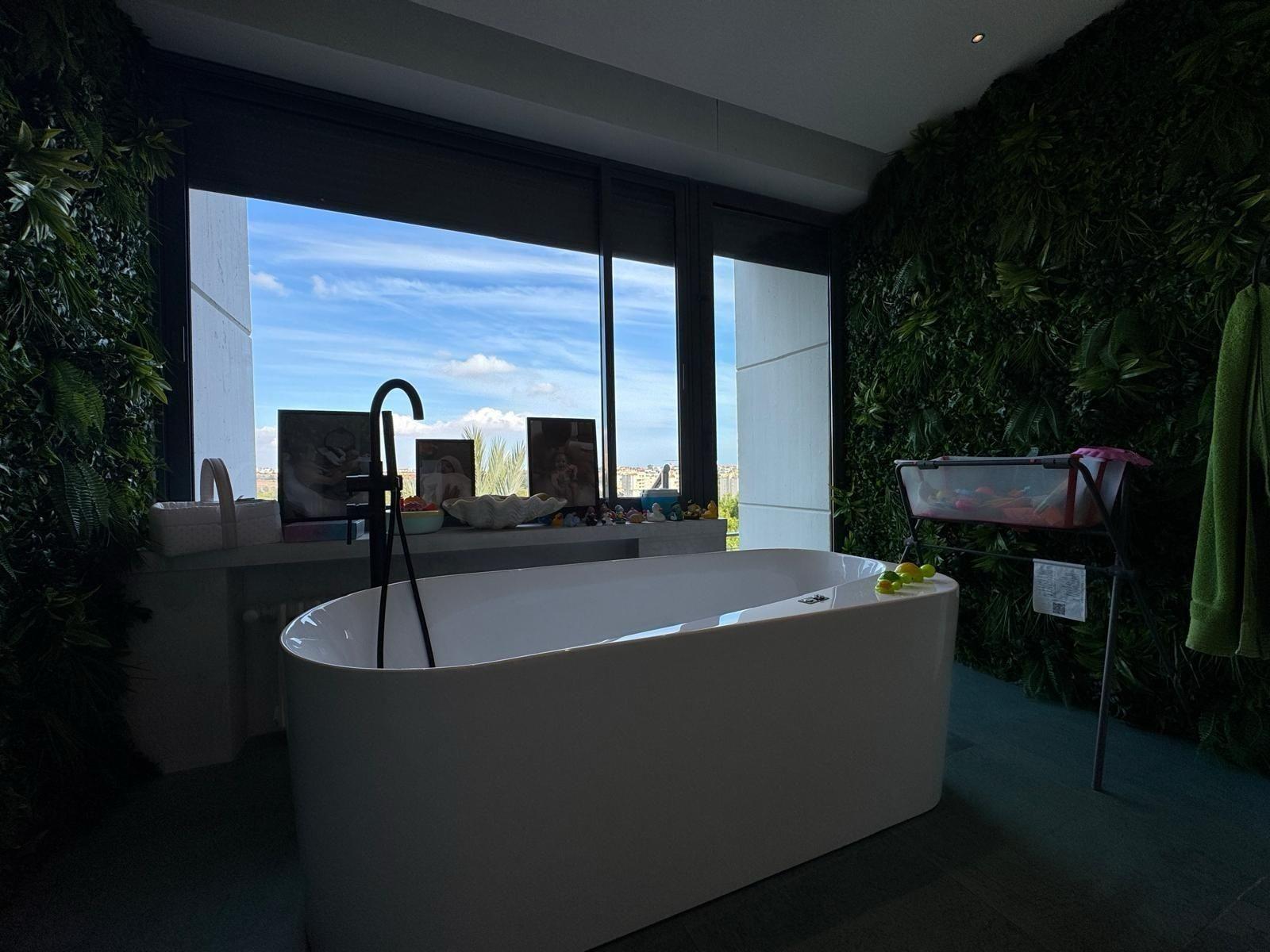 7-Bedroom Villa in Altos de Campoamor, Orihuela Costa - Image 45