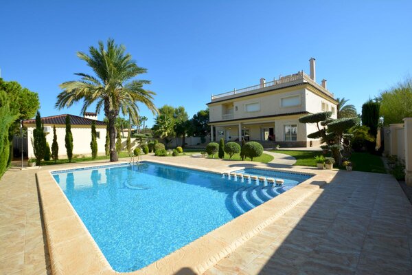 9-Bedroom Villa in Cabo Roig, Cabo Roig