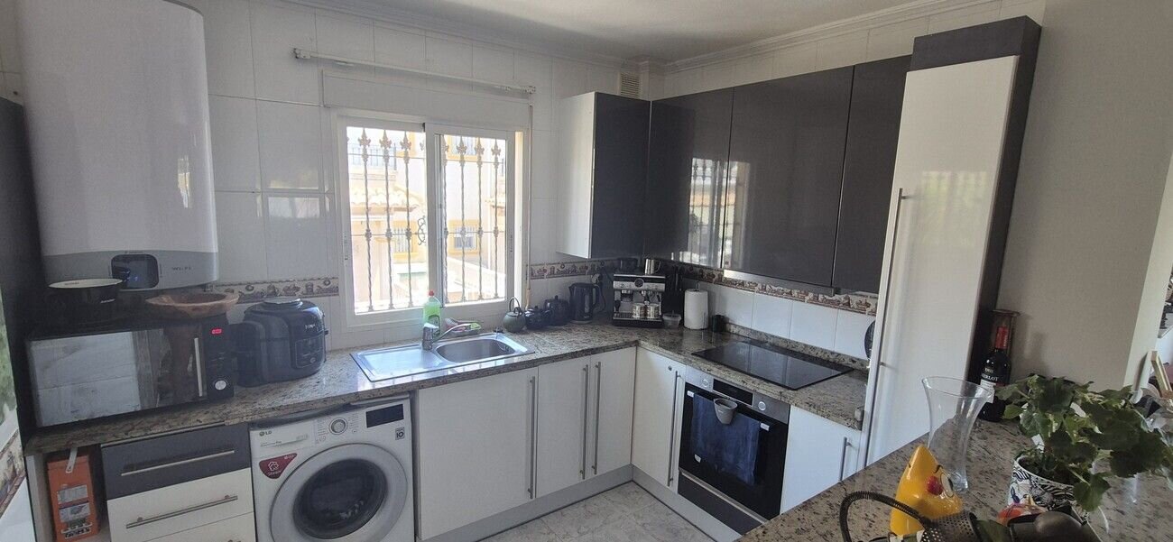 4-Bedroom Villa in Las Filipinas, Orihuela Costa - Image 17