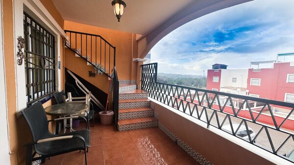 Apartamento de 2 Dormitorios en Los Altos, Orihuela Costa