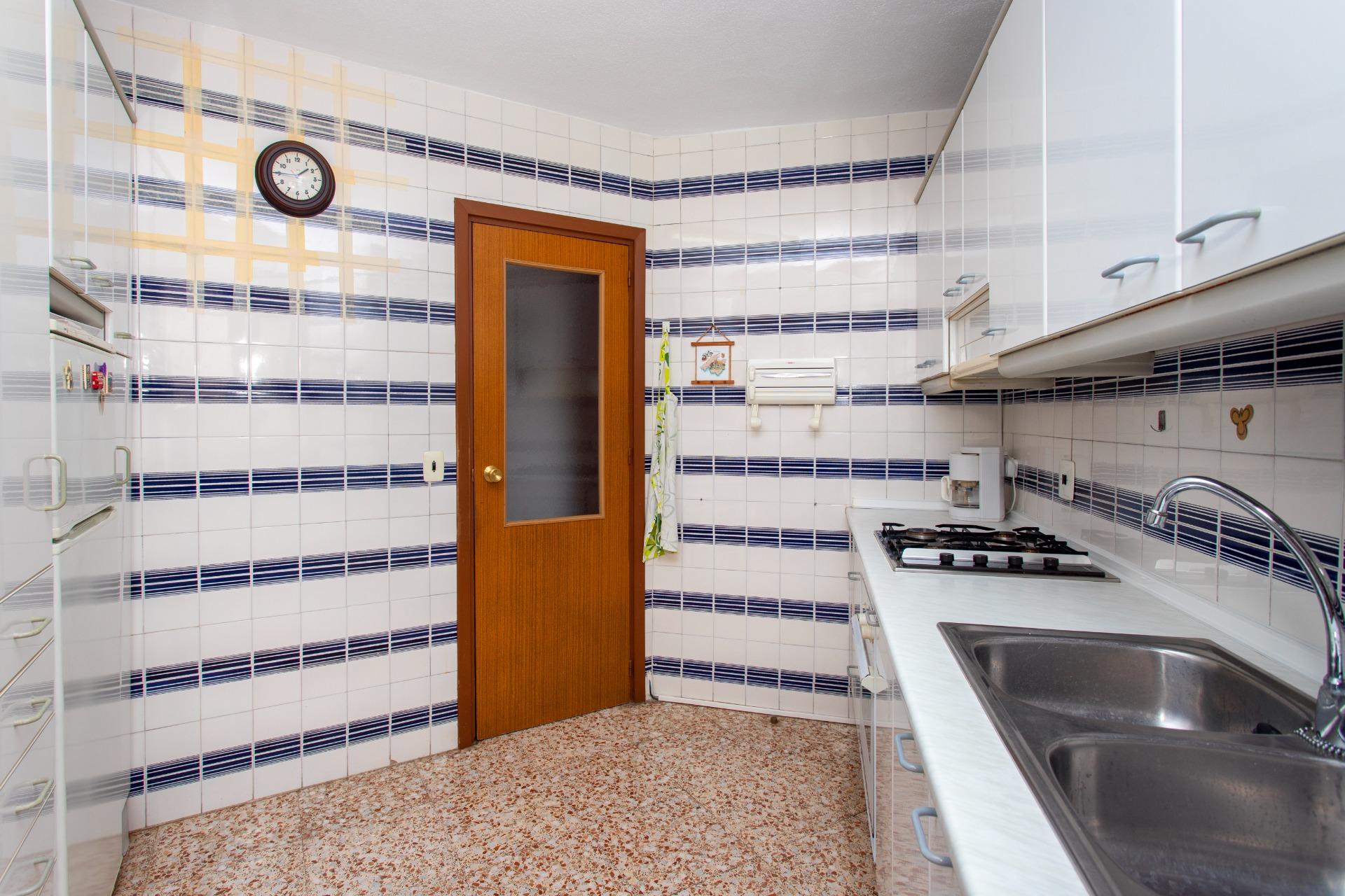 3-Bedroom Penthouse in Playa del Cura, Torrevieja - Image 32