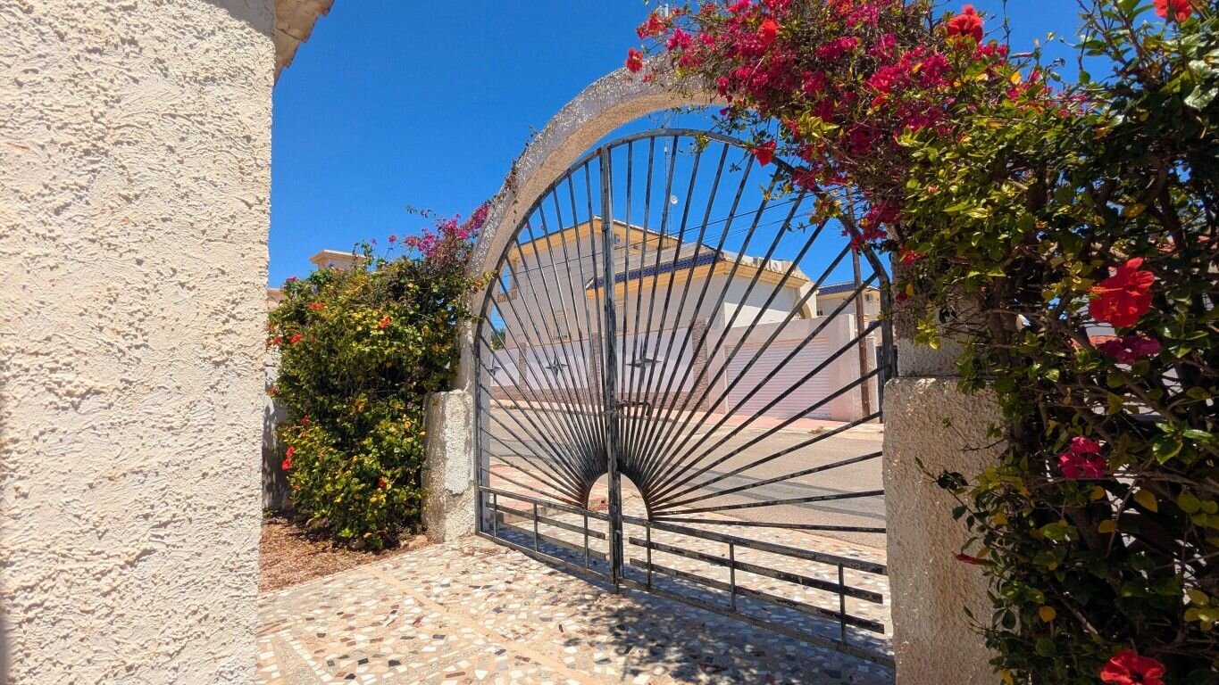 Villa met 4 Slaapkamers in Centro de la Ciudad Quesada, Rojales - Image 11