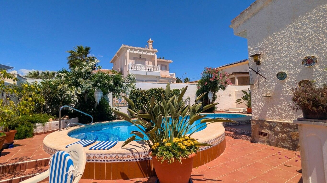 Villa met 4 Slaapkamers in Centro de la Ciudad Quesada, Rojales - Image 16