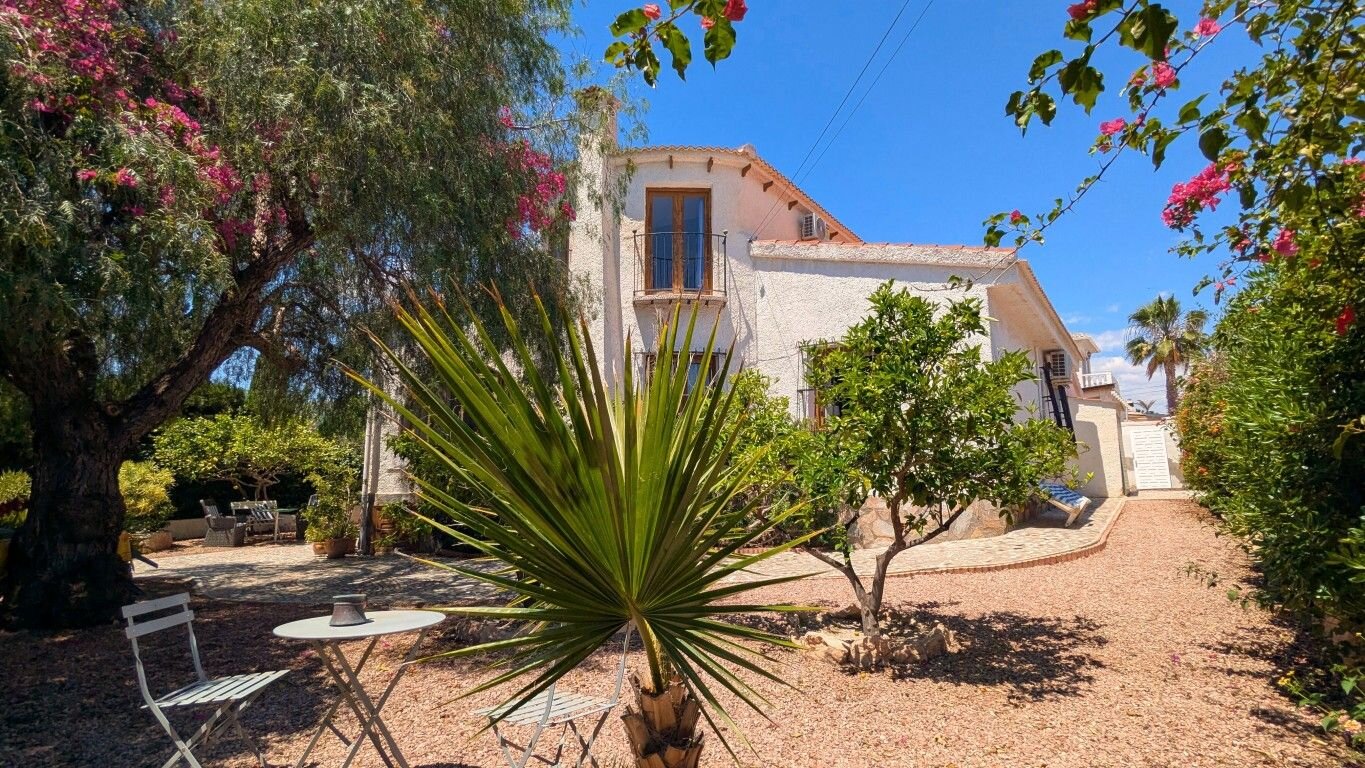Villa met 4 Slaapkamers in Centro de la Ciudad Quesada, Rojales - Image 8