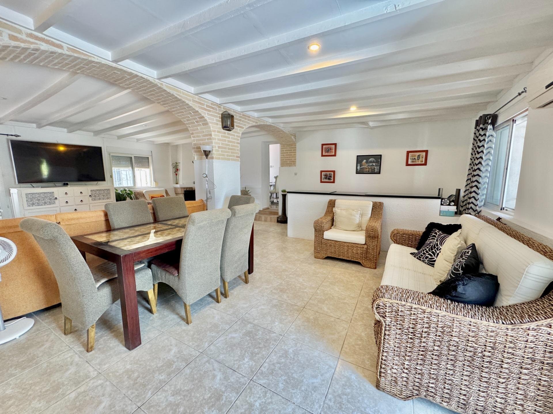 7-Bedroom Villa in Comunidad Valenciana, Dolores - Image 13
