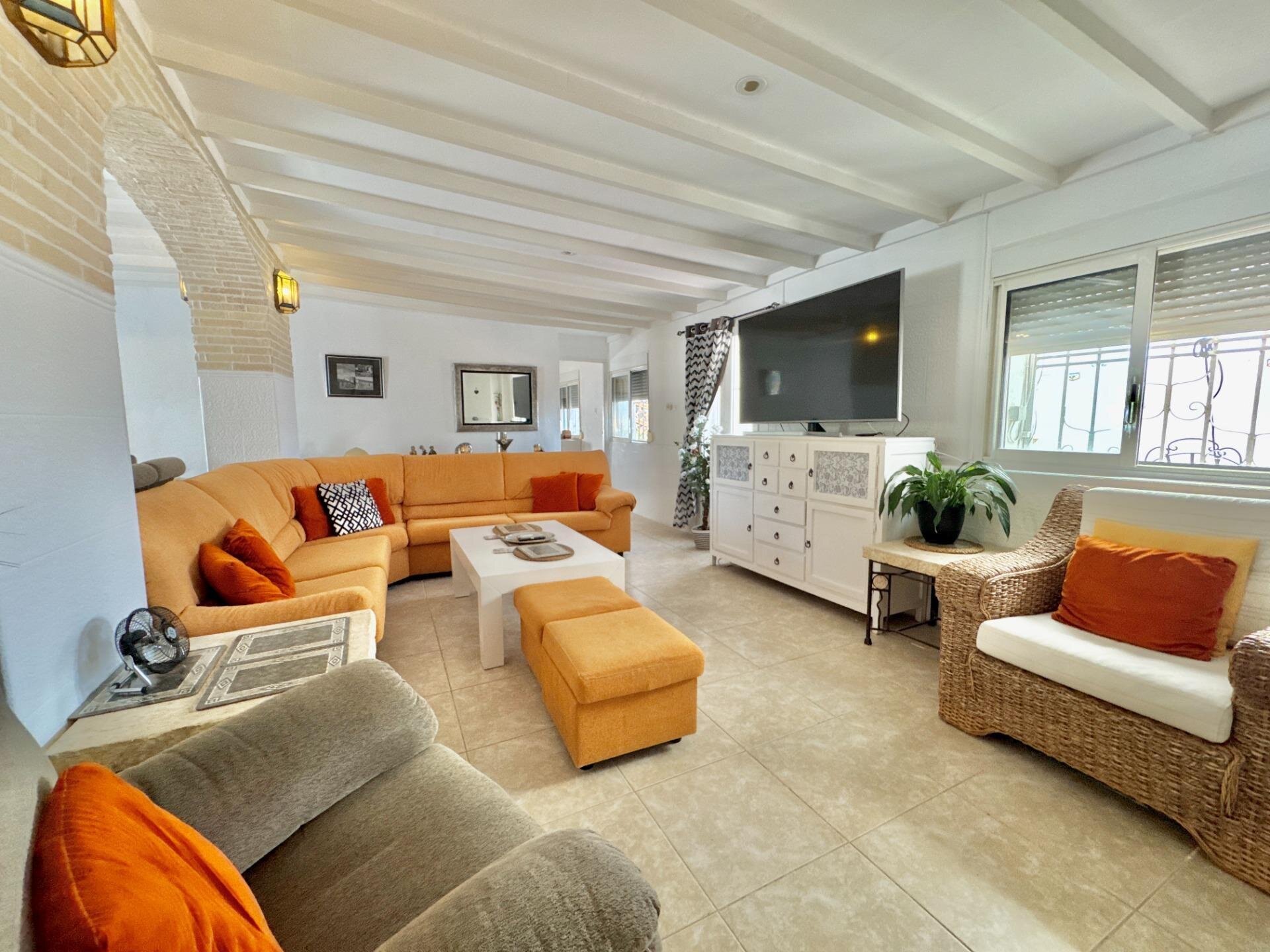 7-Bedroom Villa in Comunidad Valenciana, Dolores - Image 3