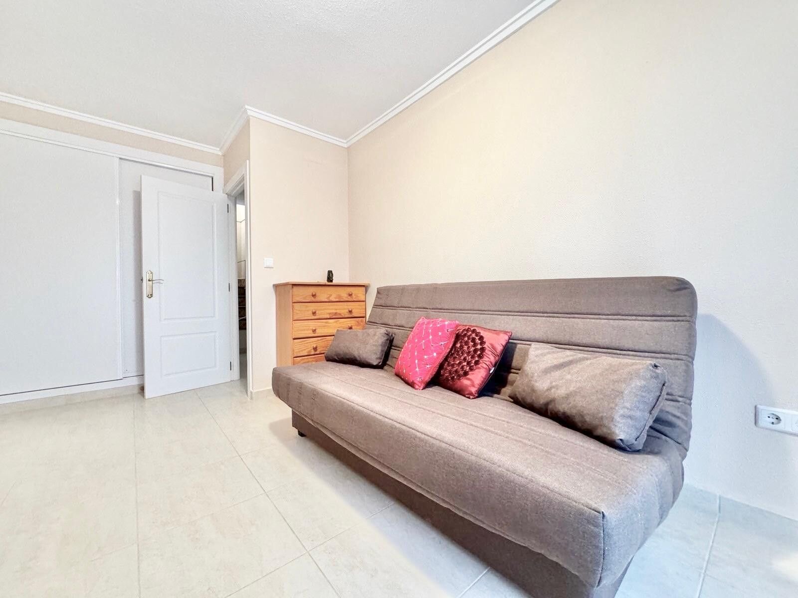 3-Bedroom House in La Siesta - El Salado - Torreta, Torrevieja - Image 17