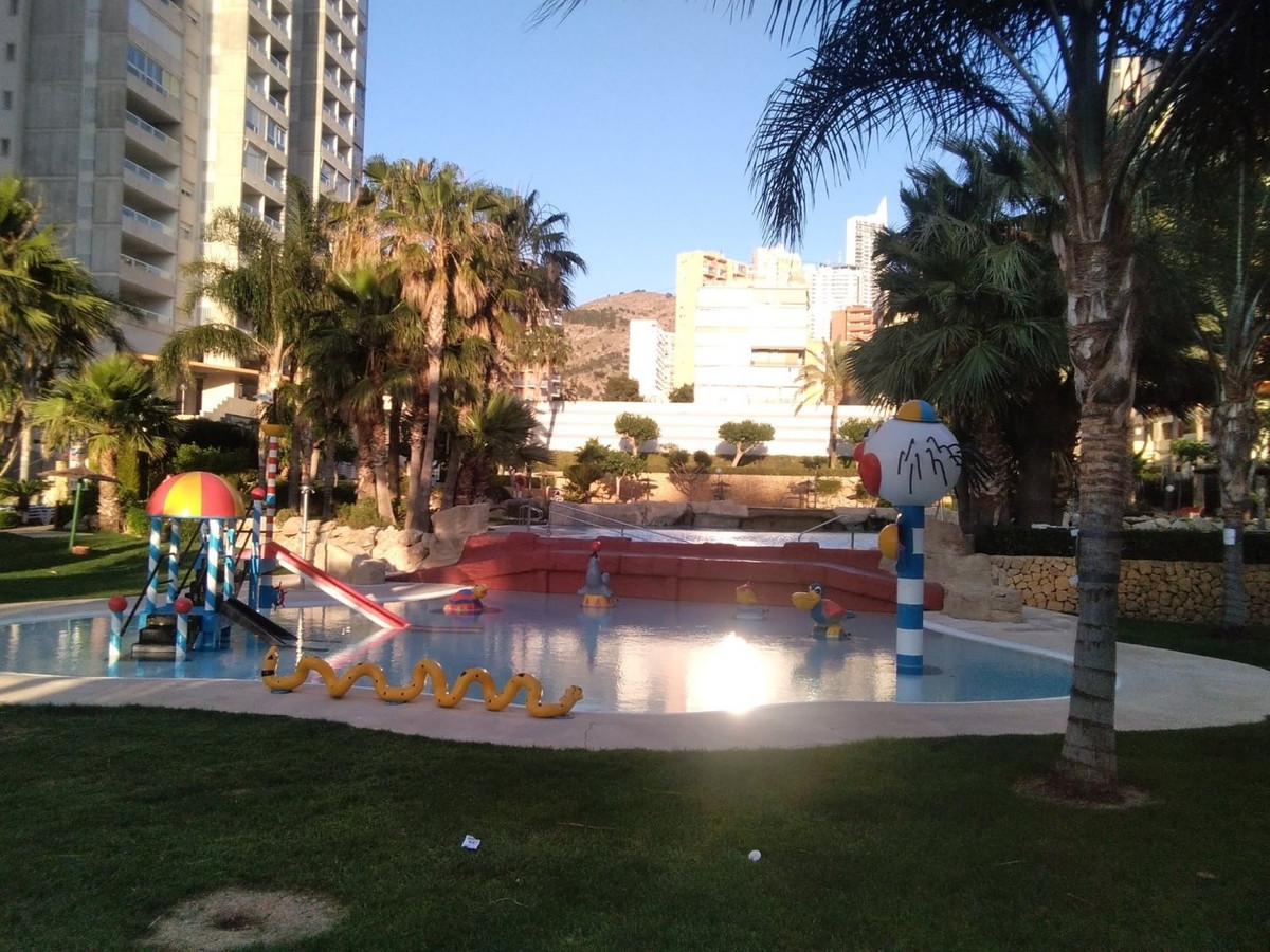 3-Bedroom Middle Floor Apartment in  Benidorm | Sunny Cas... - Image 10