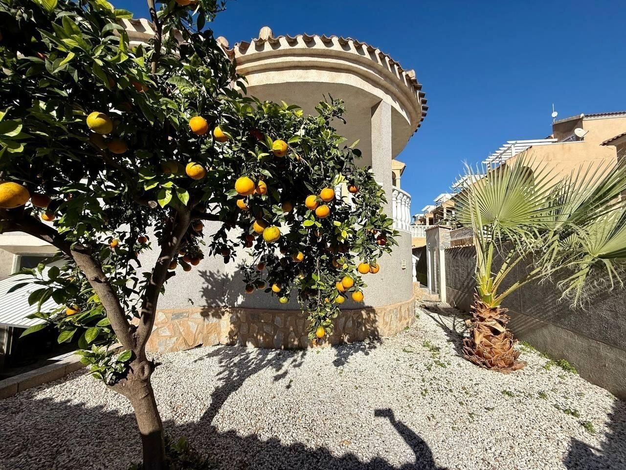 4-Bedroom Villa in Punta Prima, Orihuela Costa - Image 15