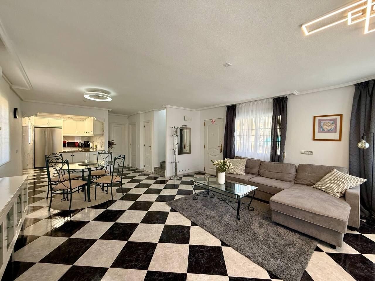 4-Bedroom Villa in Punta Prima, Orihuela Costa - Image 3