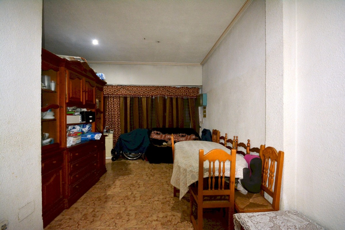 4-Bedroom House in Pueblo, Guardamar del Segura - Image 4
