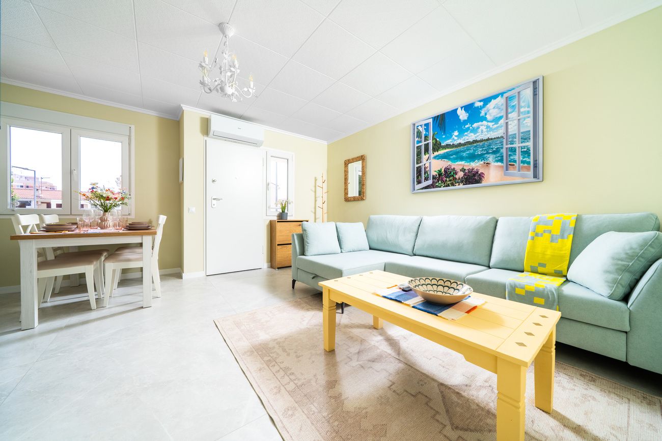 2-Bedroom Apartment in La Veleta, Torrevieja - Image 3