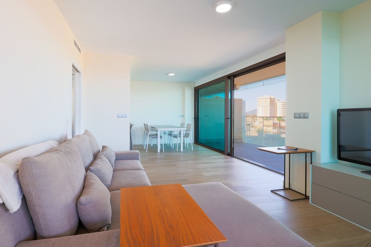 Apartamento de 3 Dormitorios en Cartagena - Image 2