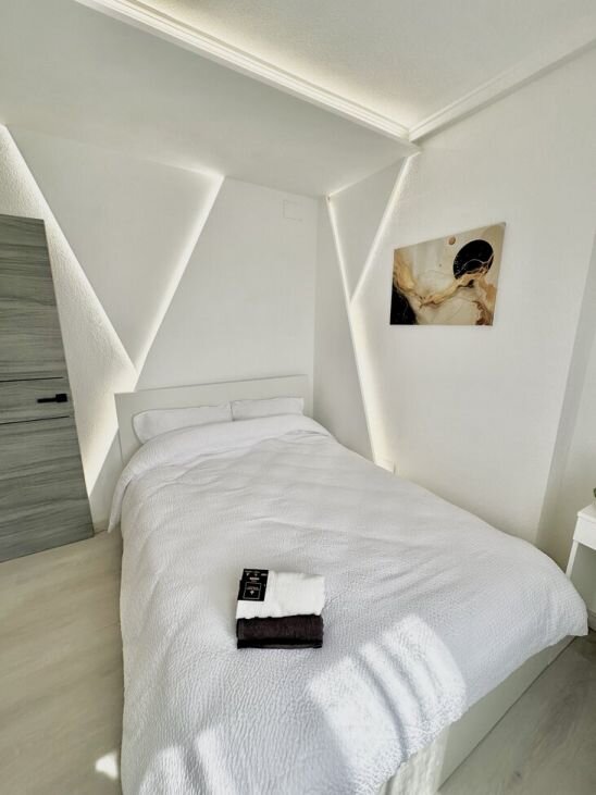 3-Bedroom Apartment in Torrevieja - Image 6