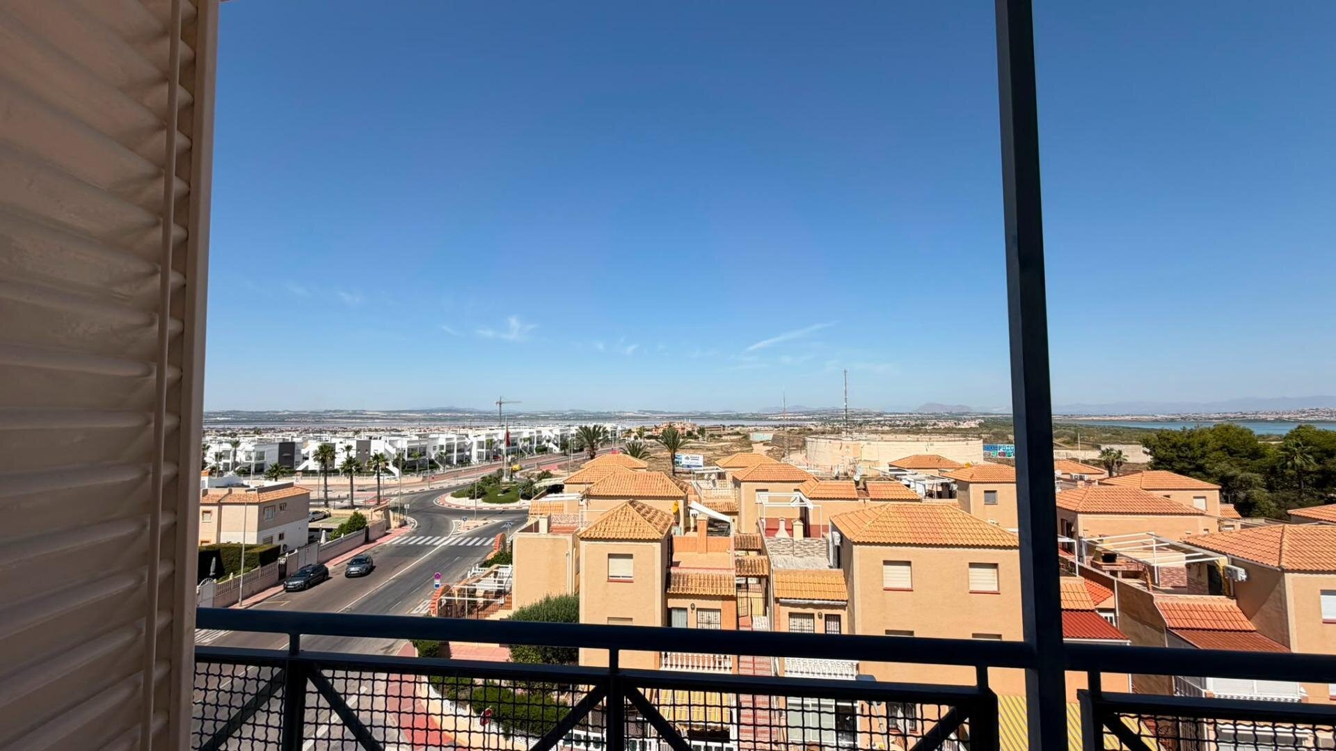 1-Bedroom Apartment in Torreblanca, Torrevieja - Image 22