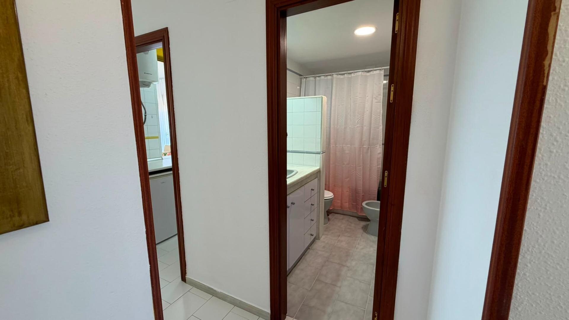 1-Bedroom Apartment in Torreblanca, Torrevieja - Image 25