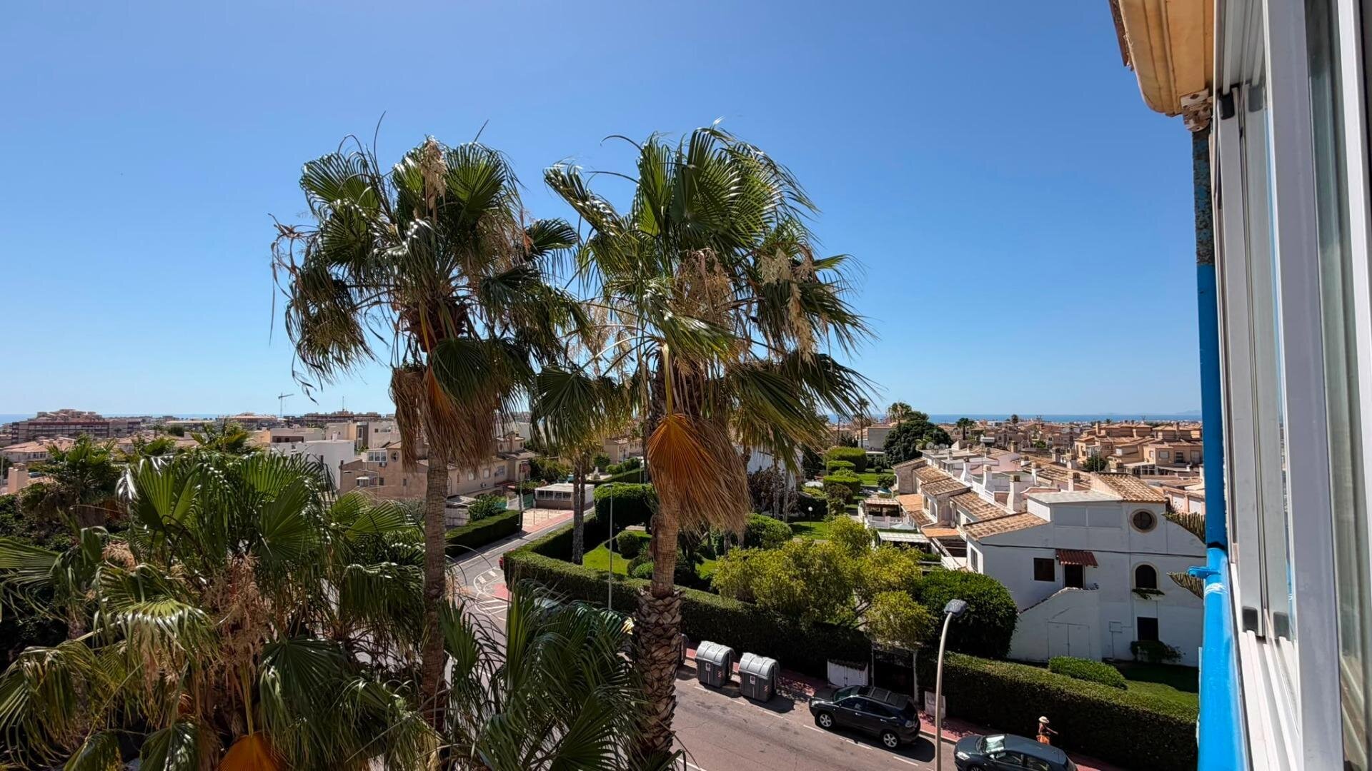 1-Bedroom Apartment in Torreblanca, Torrevieja - Image 31