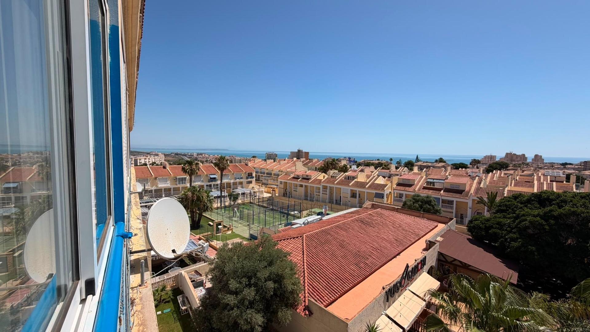 1-Bedroom Apartment in Torreblanca, Torrevieja - Image 34