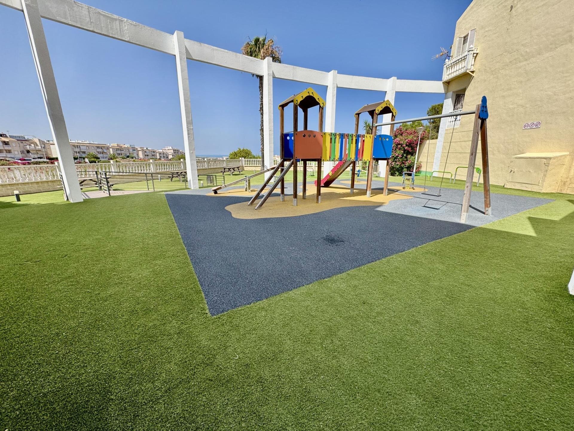 1-Bedroom Apartment in Torreblanca, Torrevieja - Image 46