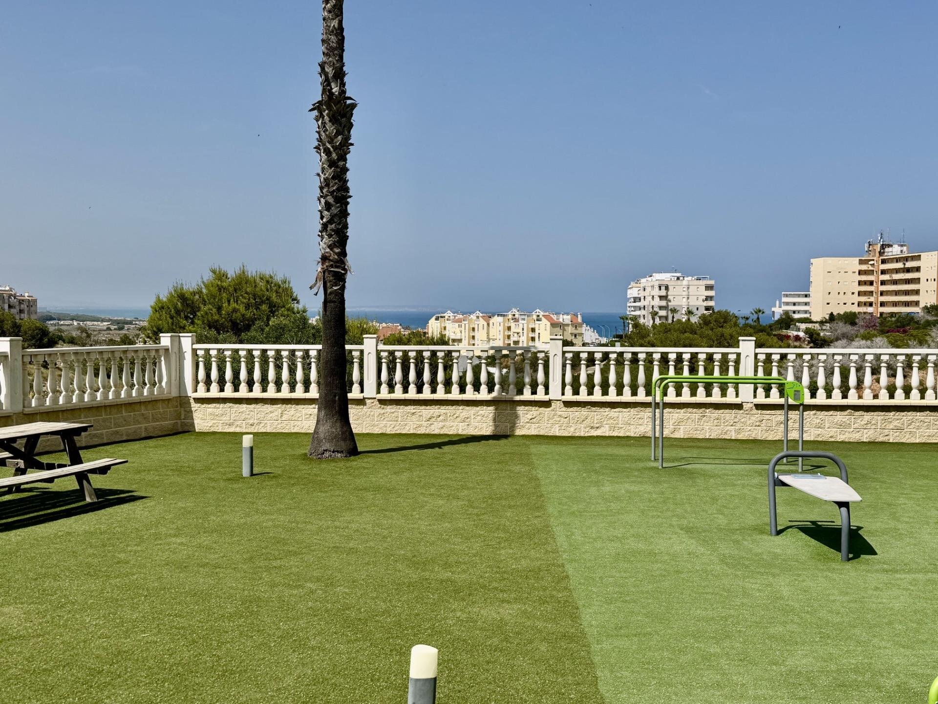 1-Bedroom Apartment in Torreblanca, Torrevieja - Image 48