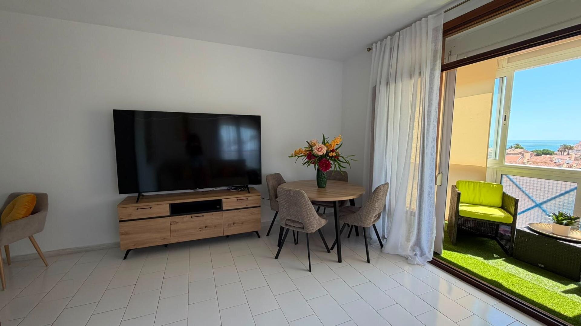 1-Bedroom Apartment in Torreblanca, Torrevieja - Image 6