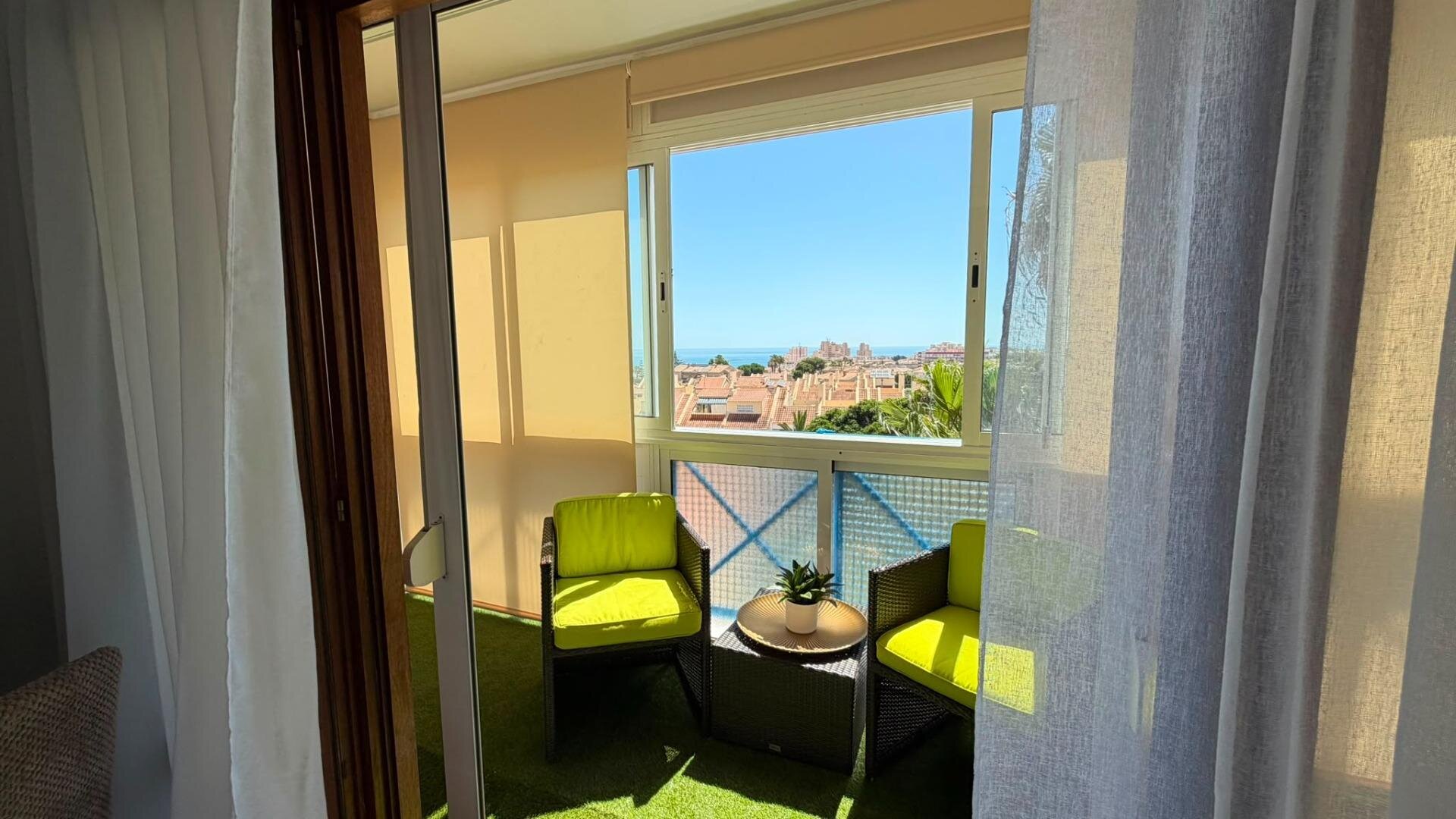 1-Bedroom Apartment in Torreblanca, Torrevieja - Image 9