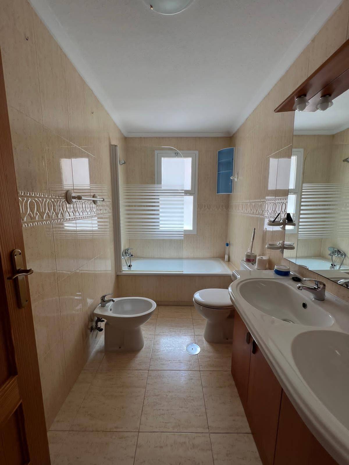 2-Bedroom Apartment in Pilar de la Horadada - Image 17