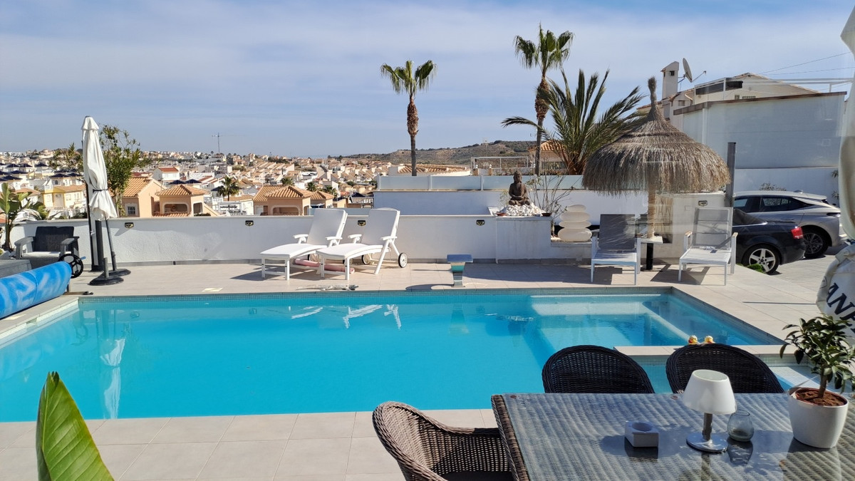 6-Bedroom Detached House in Ciudad Quesada, Rojales | Sun... - Image 2