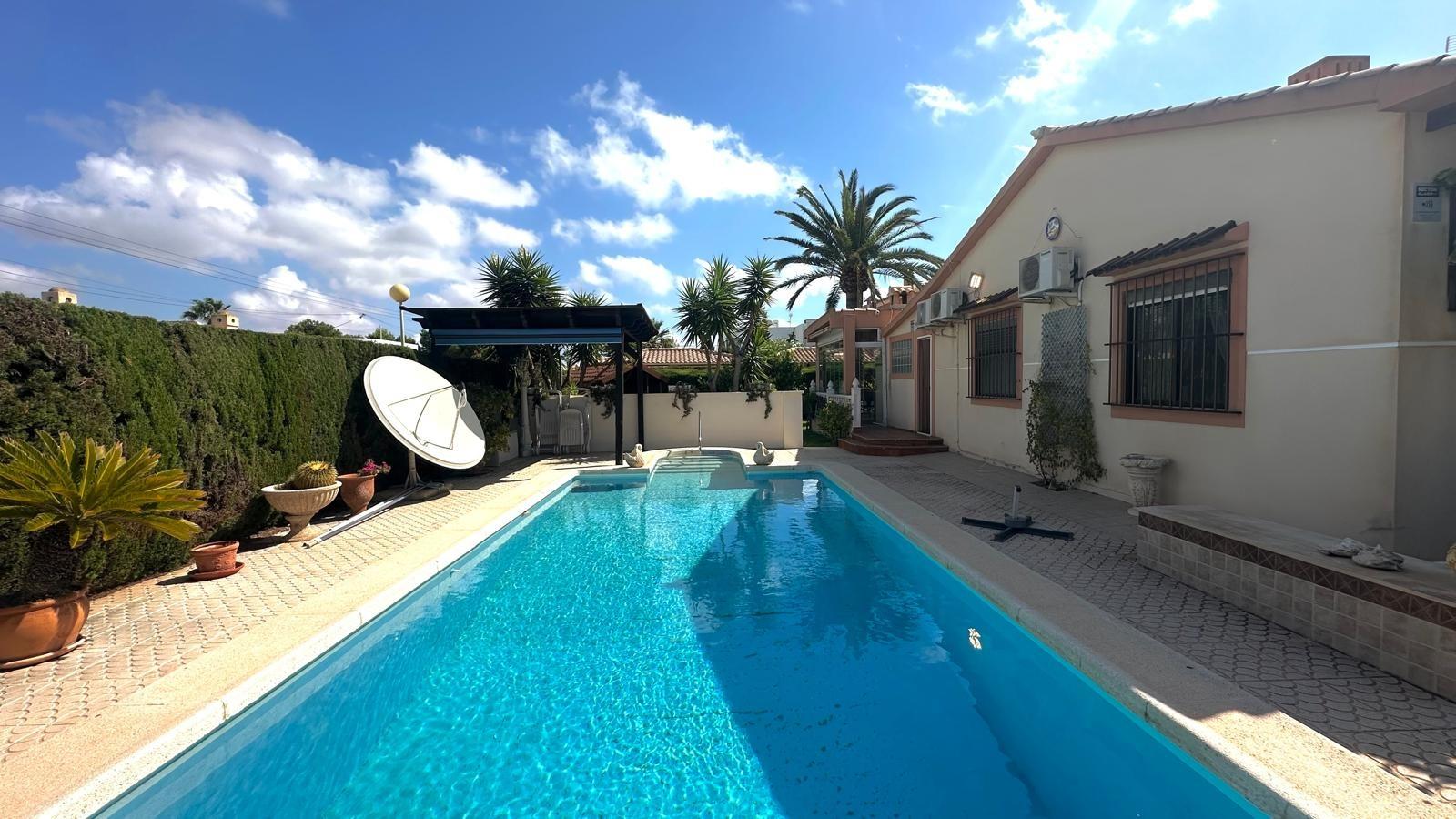3-Bedroom Villa in Cabo Roig, Cabo Roig - Image 11