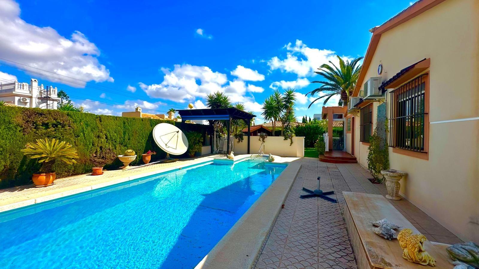 3-Bedroom Villa in Cabo Roig, Cabo Roig - Image 14