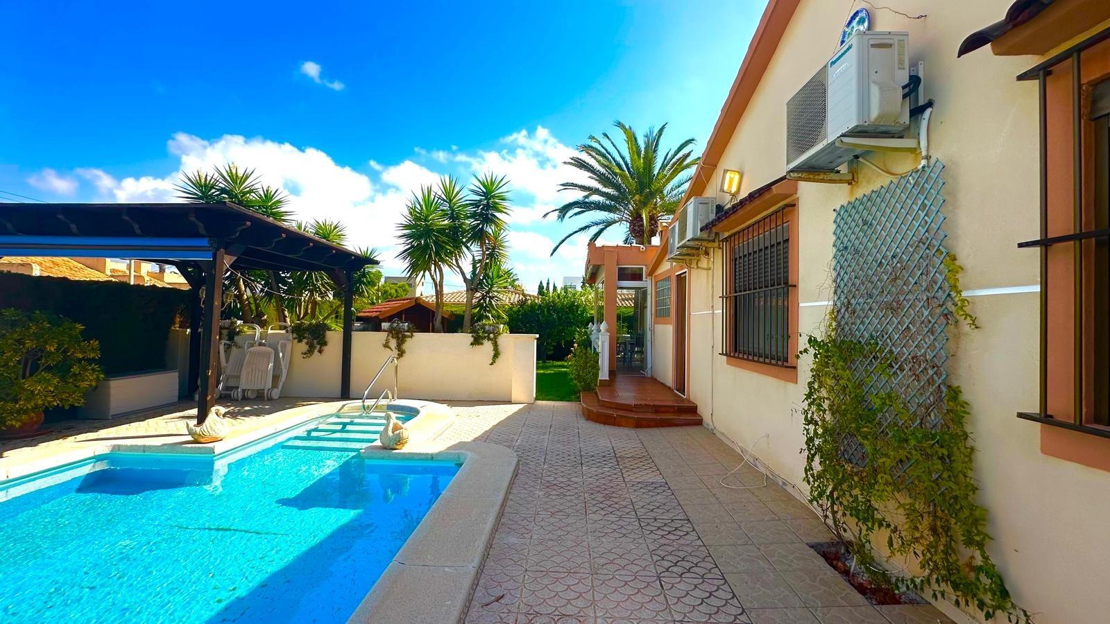 3-Bedroom Villa in Cabo Roig, Cabo Roig - Image 8