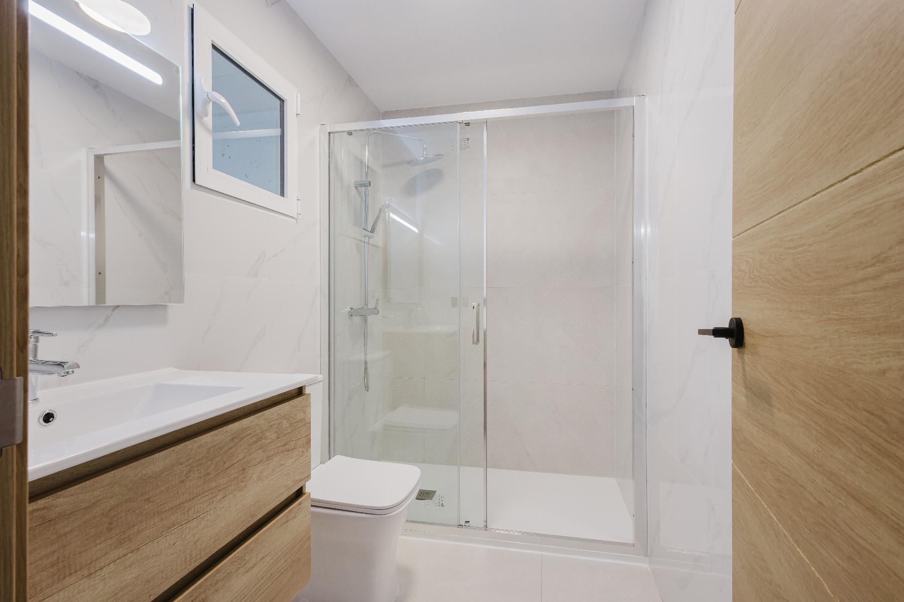 4-Bedroom Villa in Comunidad Valenciana, Algorfa - Image 31