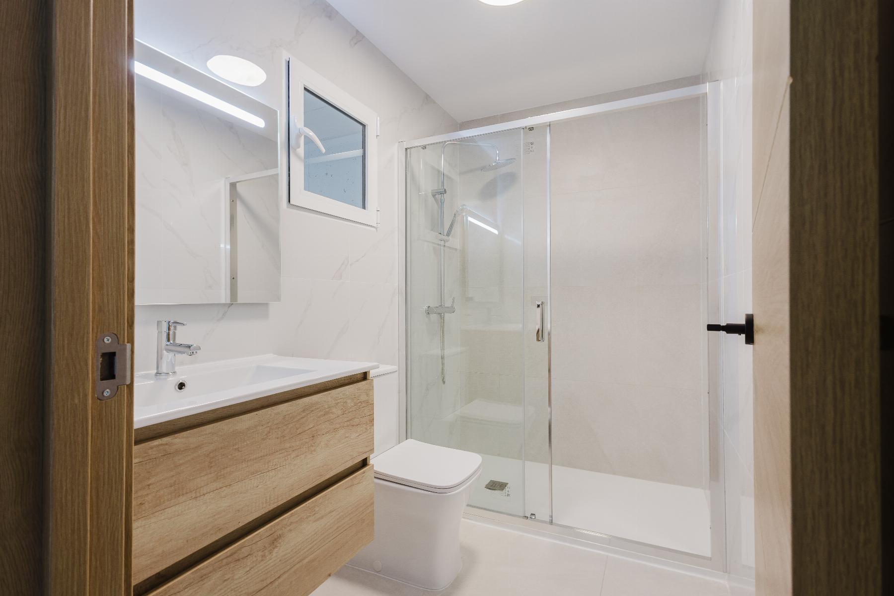 4-Bedroom Villa in Comunidad Valenciana, Algorfa - Image 32