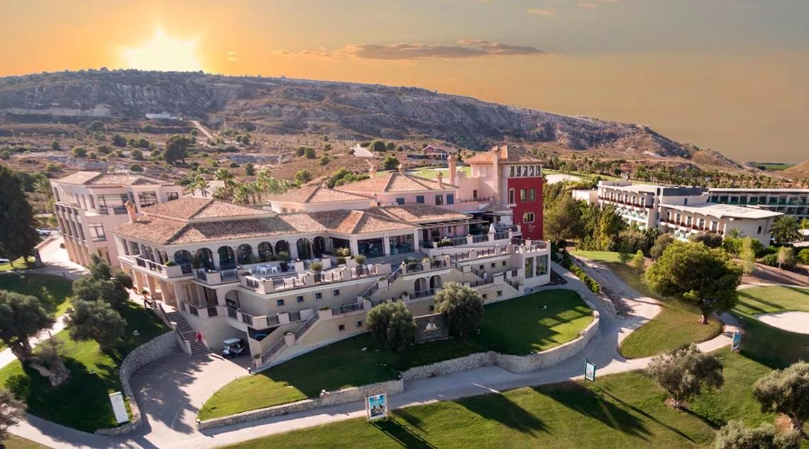 4-Bedroom Villa in Comunidad Valenciana, Algorfa - Image 38