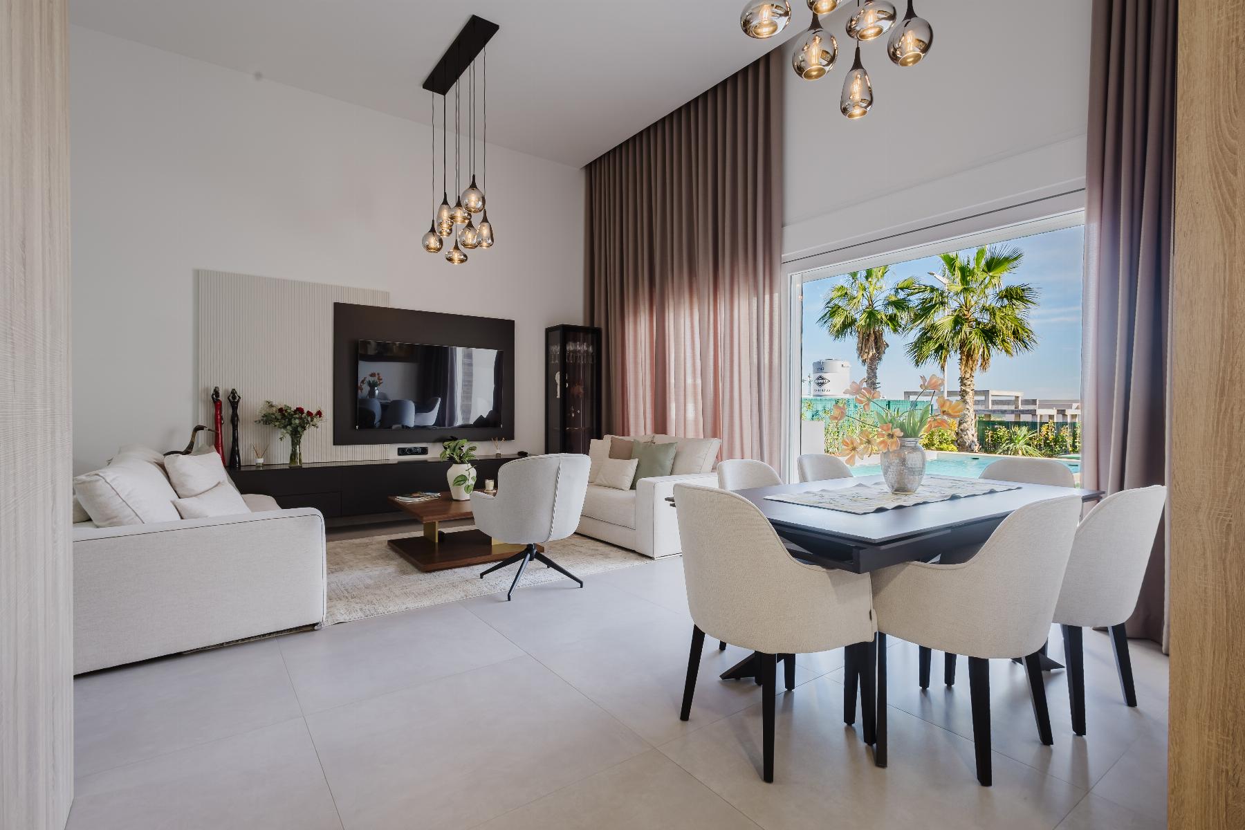 4-Bedroom Villa in Comunidad Valenciana, Algorfa - Image 9