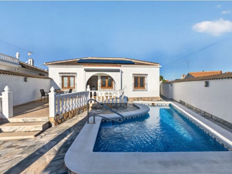 3-Bedroom Villa in La Siesta - El Salado - Torreta, Torrevieja - Image 3